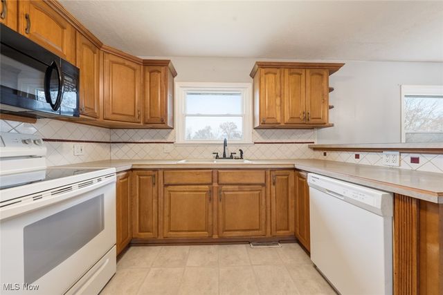 4083 Regal Avenue, Brunswick, OH 44212