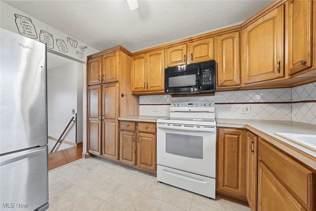 4083 Regal Avenue, Brunswick, OH 44212