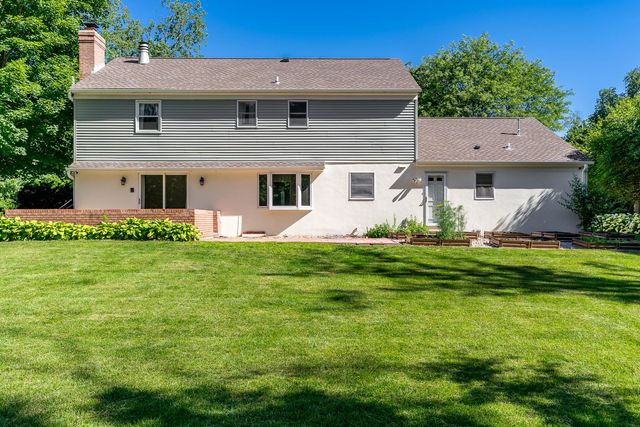 5461 Blackthorn Drive, Rockford, IL 61107