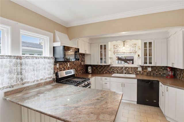 42 Laurelton Road, Rochester, NY 14609