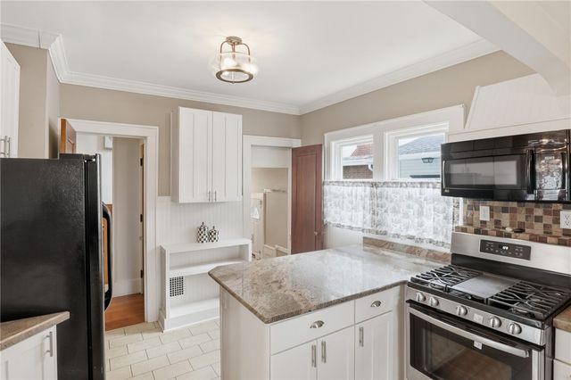 42 Laurelton Road, Rochester, NY 14609