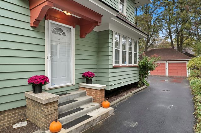42 Laurelton Road, Rochester, NY 14609