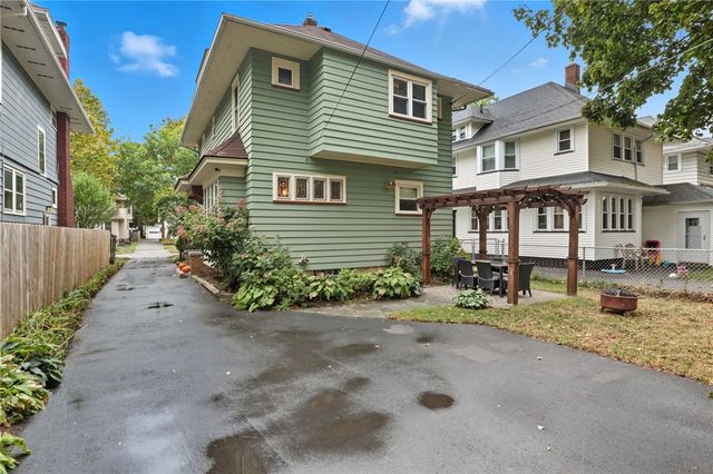 42 Laurelton Road, Rochester, NY 14609