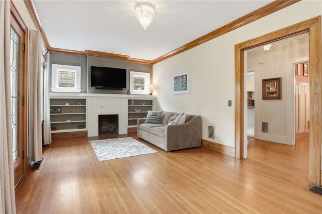42 Laurelton Road, Rochester, NY 14609