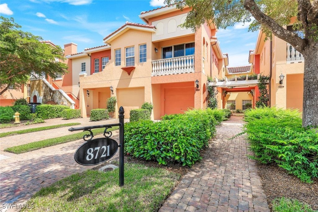 8721 Piazza Del Lago CIR 203, Estero, FL 33928