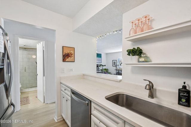 222 14TH Avenue 107D, Jacksonville Beach, FL 32250