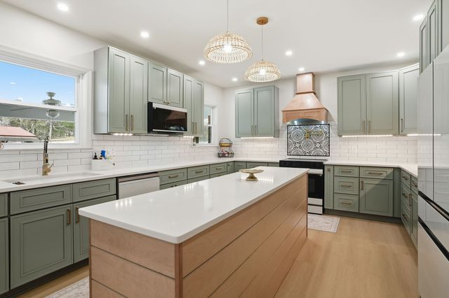 218 Spring Valley Rd, Hendersonville, TN 37075