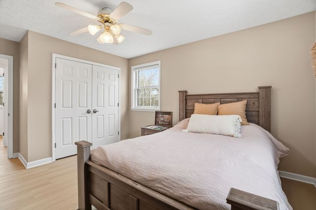 218 Spring Valley Rd, Hendersonville, TN 37075