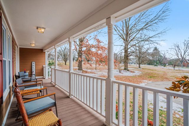 218 Spring Valley Rd, Hendersonville, TN 37075