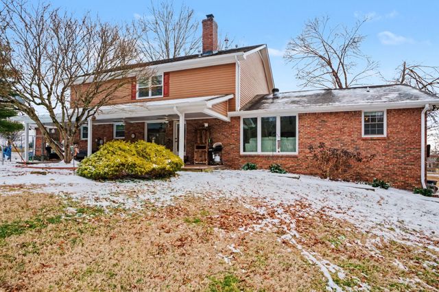 218 Spring Valley Rd, Hendersonville, TN 37075