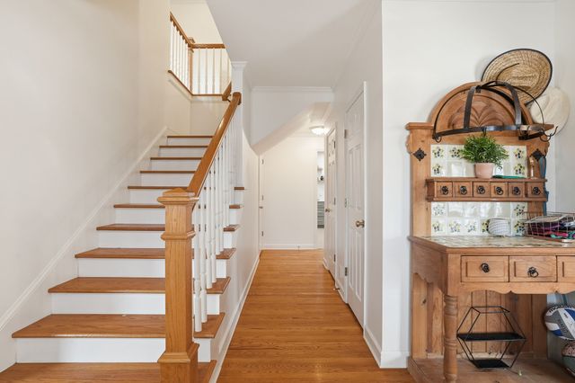 218 Spring Valley Rd, Hendersonville, TN 37075