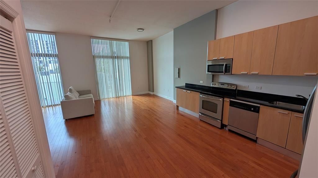 2100 Van Buren St 309, Hollywood, FL 33020