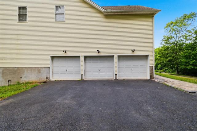 114 Hilda Court, East Stroudsburg, PA 18301