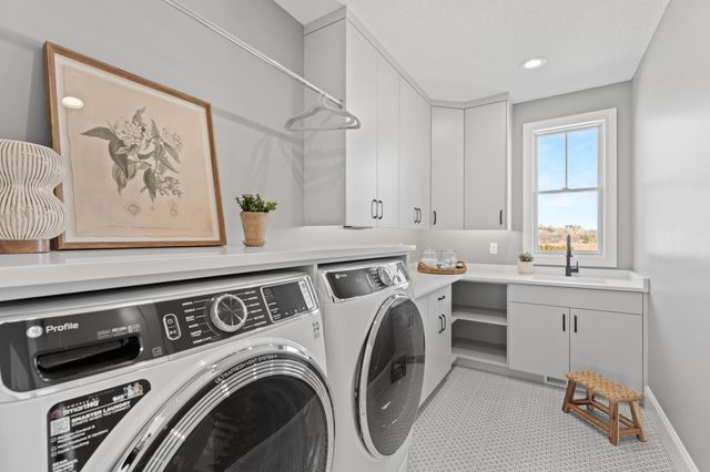 795 Irvin Lane SW, Rochester, MN 55902