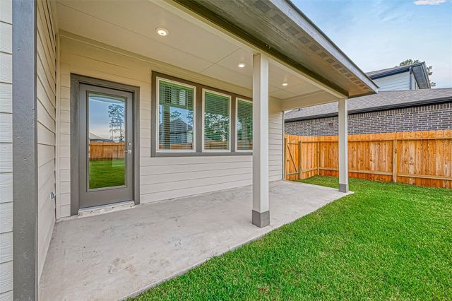 14315 Yellow Hawthorn Court, Conroe, TX 77384