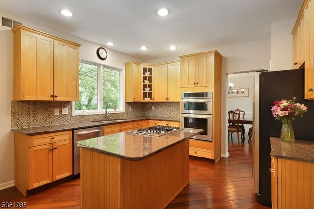 7 Watchung Dr, Bernards Twp., NJ 07920