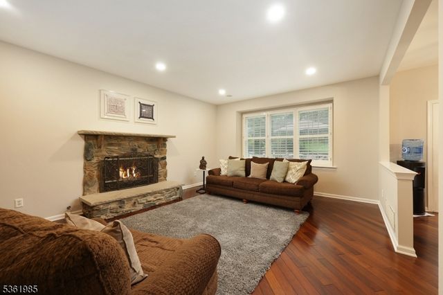 7 Watchung Dr, Bernards Twp., NJ 07920