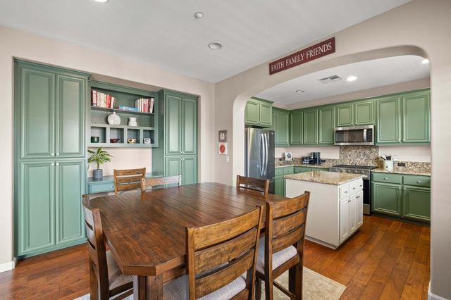 7742 Stoneleaf Rd, San Ramon, CA 94582