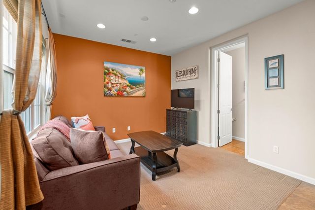 7742 Stoneleaf Rd, San Ramon, CA 94582