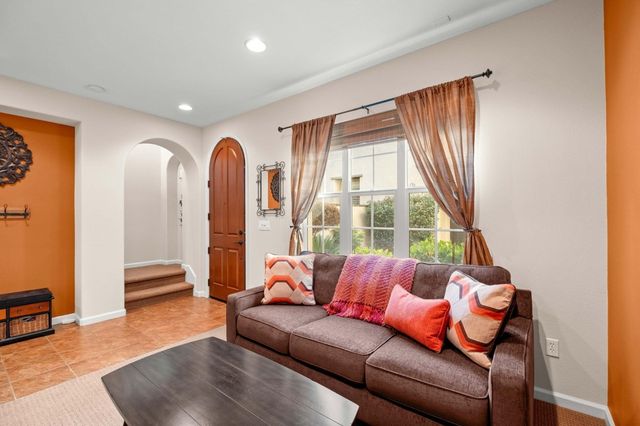 7742 Stoneleaf Rd, San Ramon, CA 94582