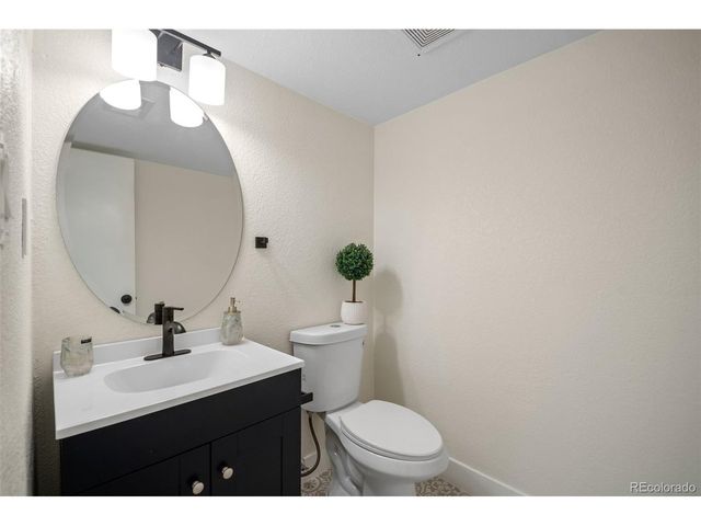 7345 E Hinsdale Pl, Centennial, CO 80112
