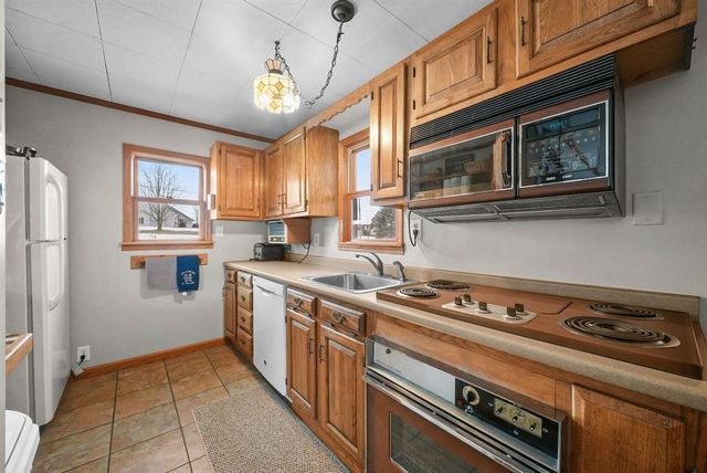 9351 E 50 Road, Cadillac, MI 49601