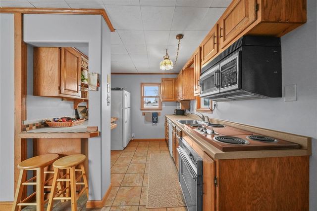 9351 E 50 Road, Cadillac, MI 49601