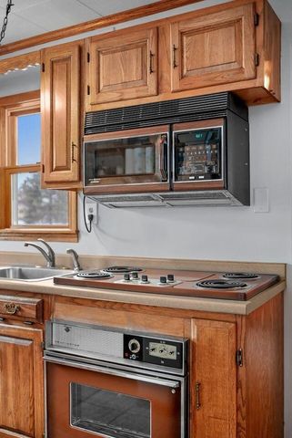 9351 E 50 Road, Cadillac, MI 49601