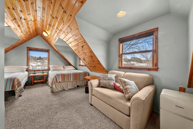 9351 E 50 Road, Cadillac, MI 49601