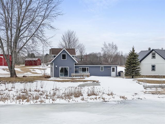 9351 E 50 Road, Cadillac, MI 49601