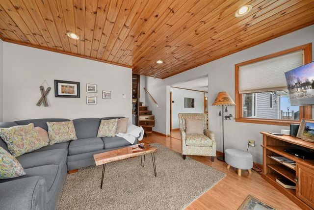 9351 E 50 Road, Cadillac, MI 49601