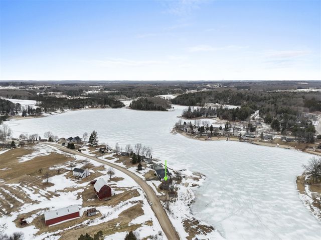 9351 E 50 Road, Cadillac, MI 49601