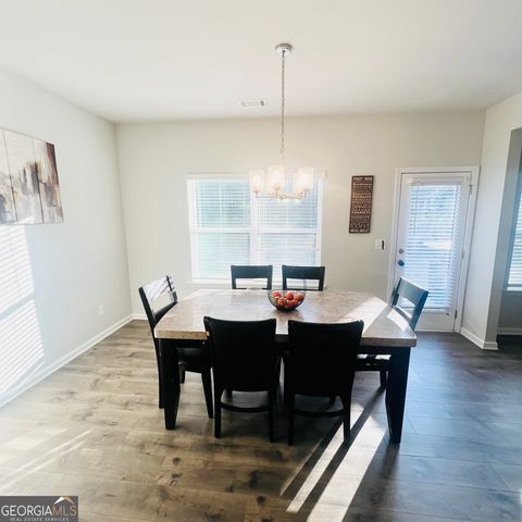 1040 Shadow Glen Drive, Fairburn, GA 30213