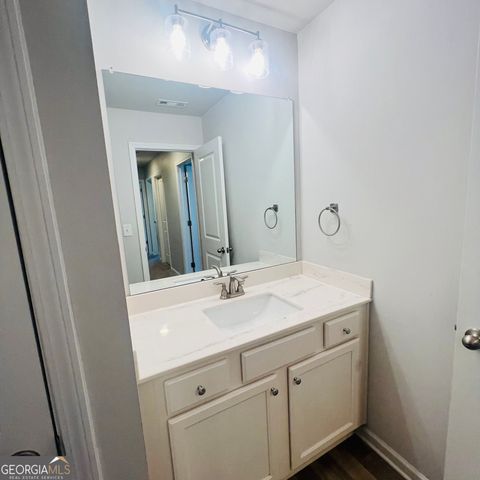 1040 Shadow Glen Drive, Fairburn, GA 30213