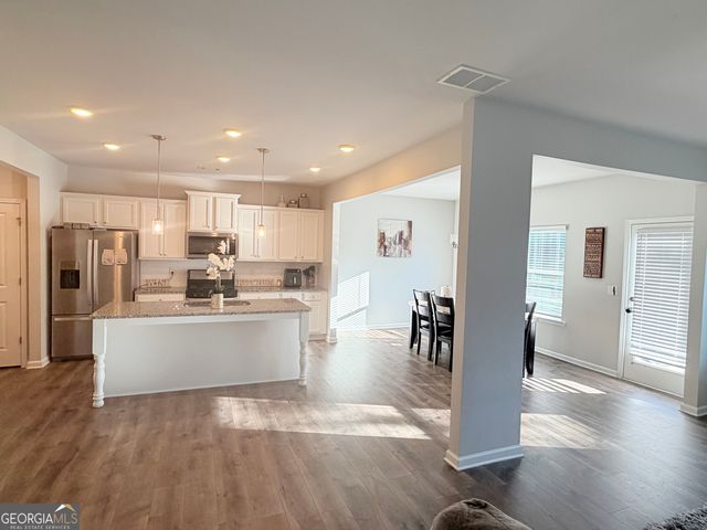 1040 Shadow Glen Drive, Fairburn, GA 30213