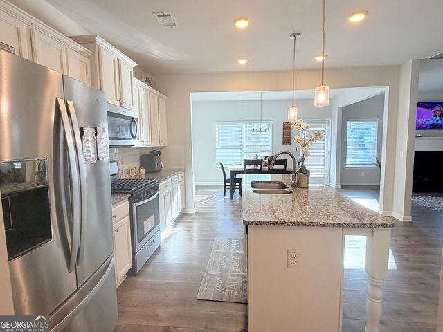 1040 Shadow Glen Drive, Fairburn, GA 30213