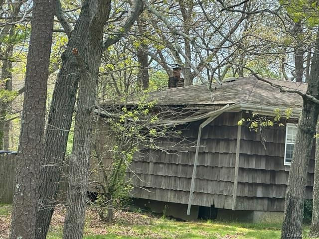 358 S Service Road, Center Moriches, NY 11934