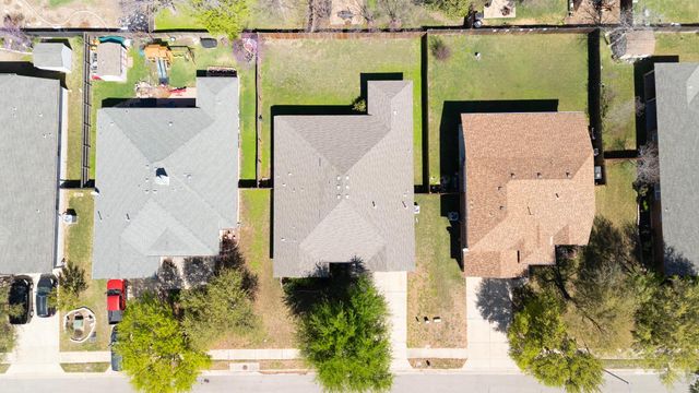 1306 Lou Gehrig LN, Round Rock, TX 78665