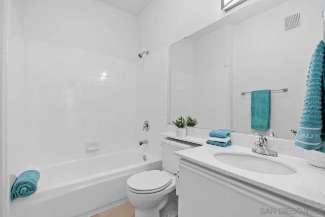 10921 Sabre Hill Dr 375, San Diego, CA 92128