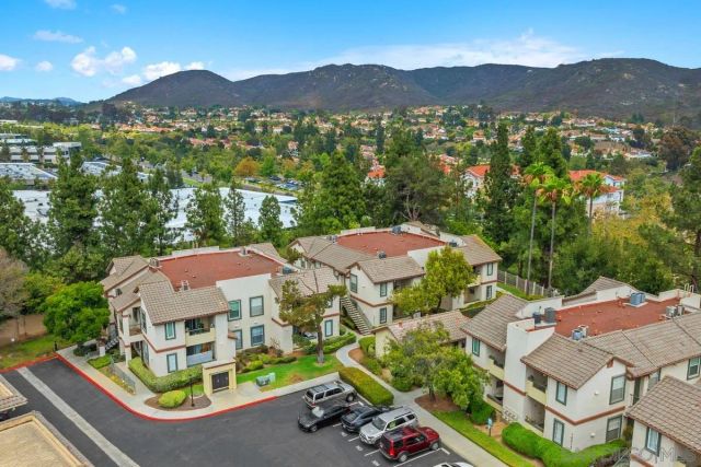 10921 Sabre Hill Dr 375, San Diego, CA 92128