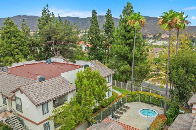 10921 Sabre Hill Dr 375, San Diego, CA 92128