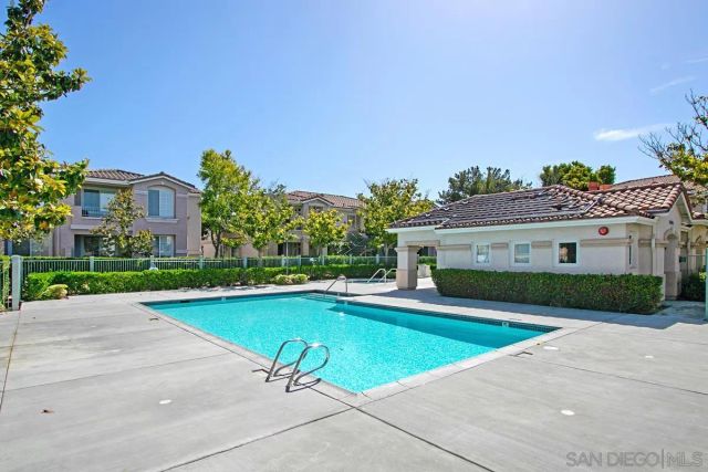 10921 Sabre Hill Dr 375, San Diego, CA 92128