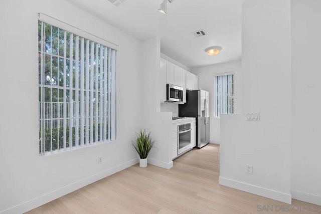10921 Sabre Hill Dr 375, San Diego, CA 92128