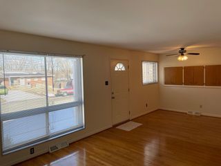 2010 HAZELWOOD DR, Columbia, MO 65201