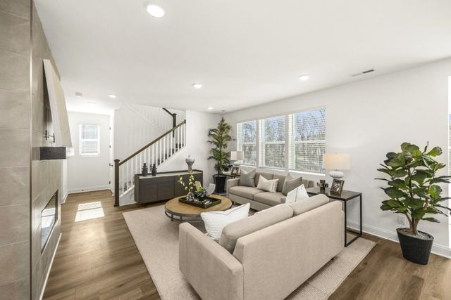 1559 Oaks Springs Drive, Columbia, TN 38401