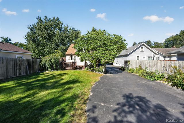 4369 Richalva Court, Waterford Charter Township, MI 48329