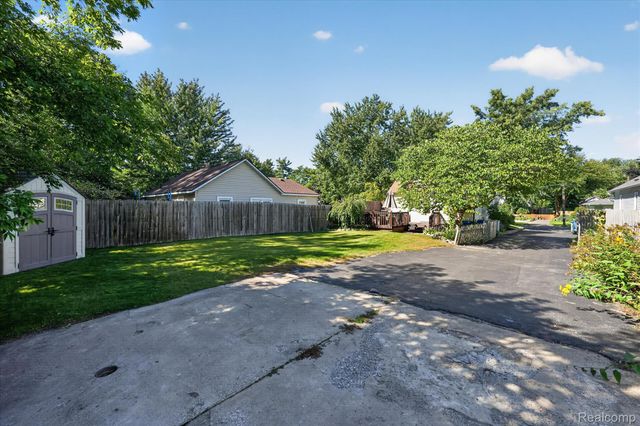 4369 Richalva Court, Waterford Charter Township, MI 48329