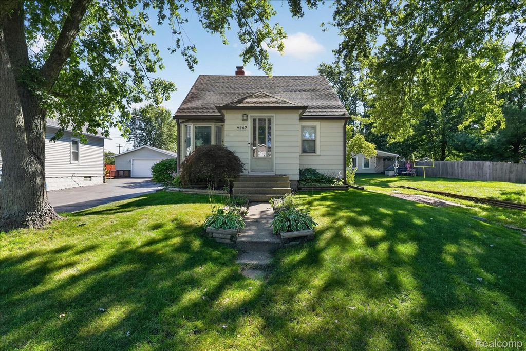 4369 Richalva Court, Waterford Charter Township, MI 48329