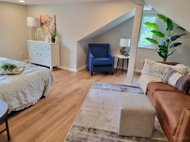 966 Summit Avenue, Glendale, OH 45246