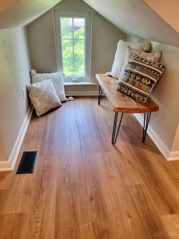 966 Summit Avenue, Glendale, OH 45246